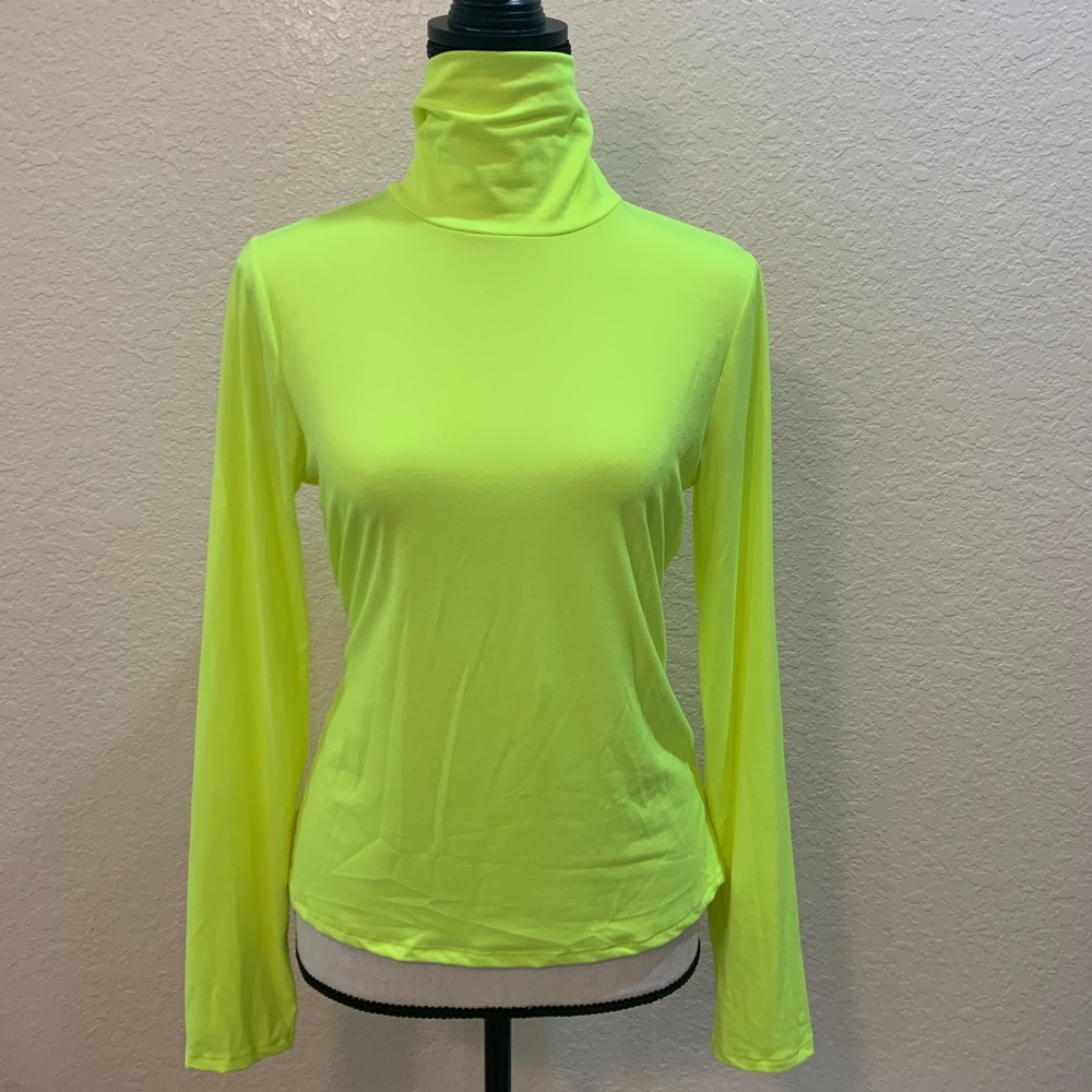 New neck high long sleeve tee